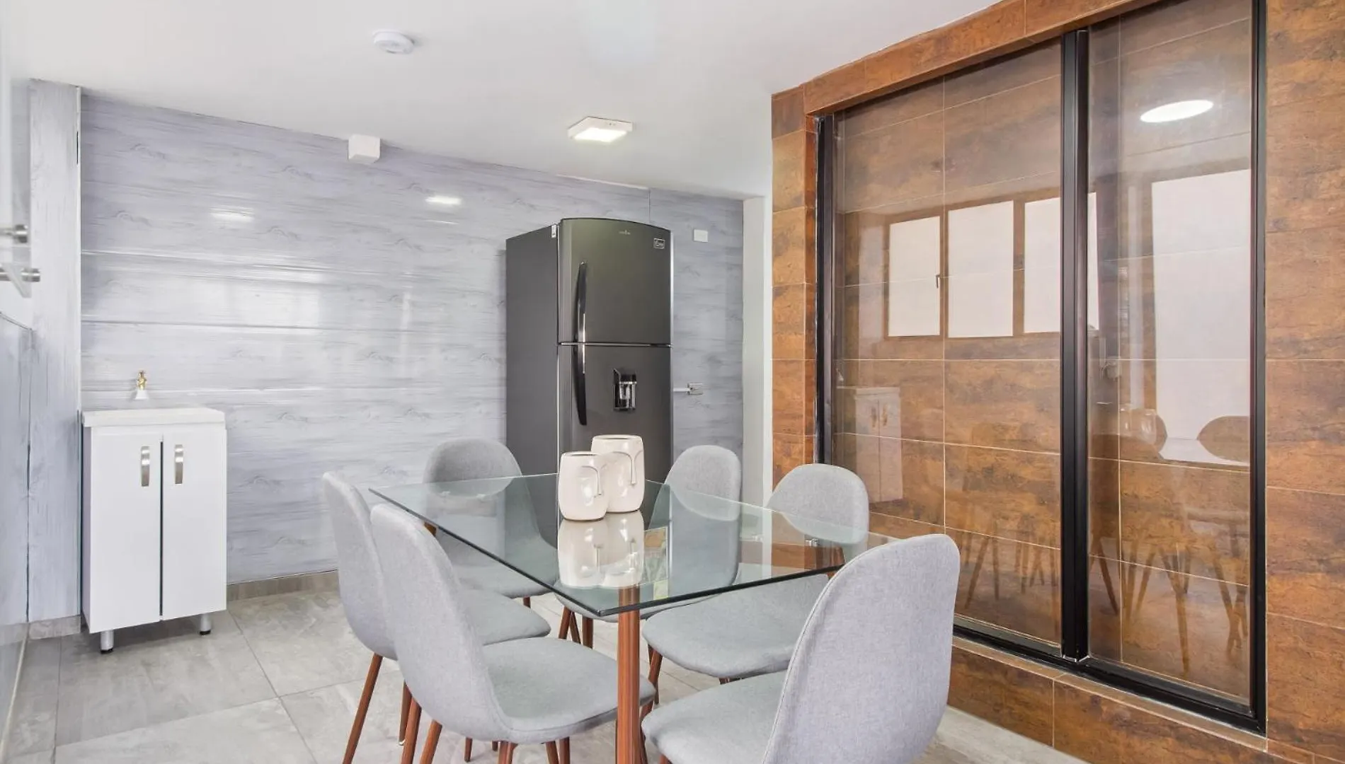 2 Bedroom With Pool Table, 1 Block From Lleras Park, P8 ميديلين شقة