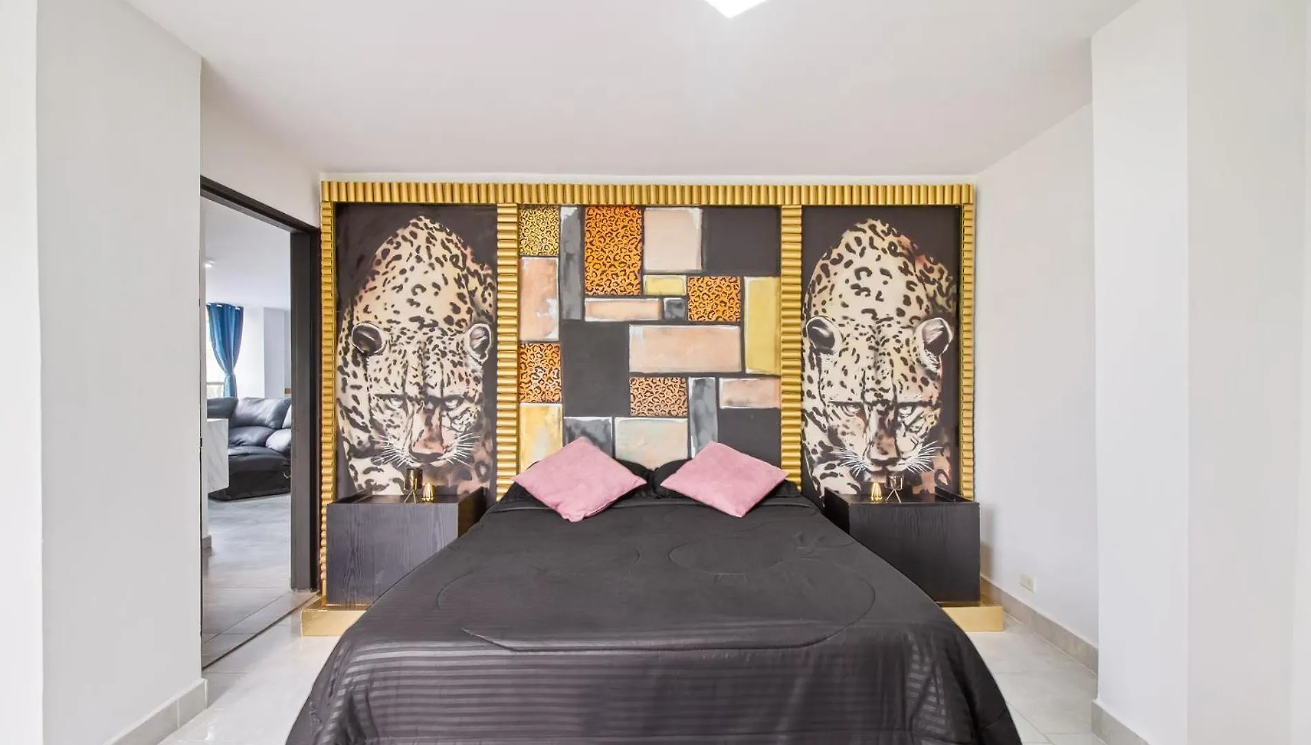Appartamento 2 Bedroom With Pool Table, 1 Block From Lleras Park, P8 Medellín Colombia
